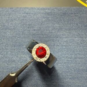 Customize your oura ring by adding a " spinning gem" /rhinestone/nail art